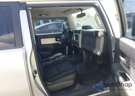 2008 Toyota Fj Cruiser z USA, uszkodzony, nr VIN JTEBU11F08K034747